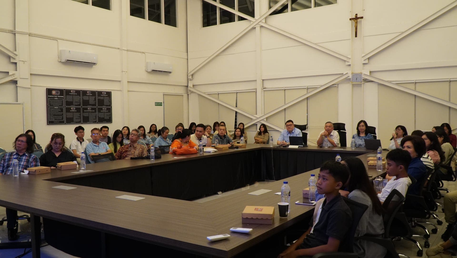 Foto: diskusi industri bersama mitra industri di Auditorium A